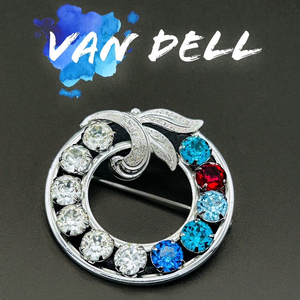 Vintage Van Dell sterling silver rhinestone wreath brooch